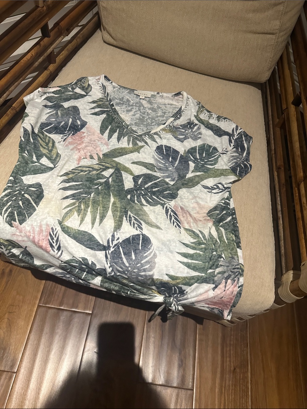 Tropical Leaf Tie-Hem Short Sleeve V-Neck Tee - Green/Pink